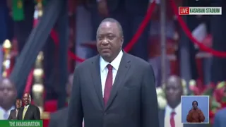 Uhuru brings Kenyans into laughter as He sings Kenya's national Anthem for the last time