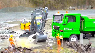EXTRA LONG RC TRUCKS AND CONSTRUCTION MACHINES IN ACTION - MAN - VOLVO - SCANIA