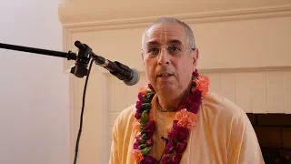 H.H. Niranjana Swami - kirtan, lecture - BG 11.55 - 7/19/2019