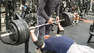 528lb bench press with IFBB PRO Bodybuilder James Hollingshead