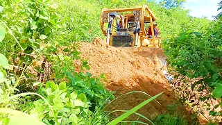 Landslide on the Road 5 Years Ago D6R XL Bulldozer Repaired It