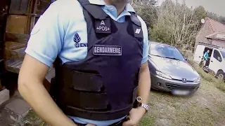 HUISSIER et GENDARMES VS droit de propriété d'un être humain