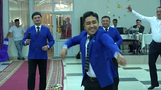 Умут Юлтузлири Уйгурский танец! ЧУНДЖА! Кутлук взорвал зал