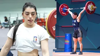 🔥 Lifting HEAVY and Looking GOOD 😍: Meet Giulia Imperio 🤩