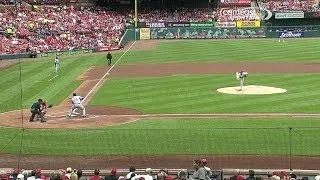 CHC@STL: Rizzo beats Cards' shift twice with bunts