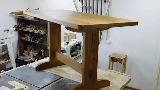 I make an oak dining table.