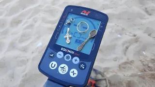 THERE IS ALWAYS GOLD ON THE BEACH YOU JUST NEED TO LOOK FOR IT! BEACH COP 2023 with A METAL DETECTOR