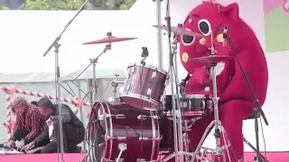 Overqualified drummer at kid's concert in Japan