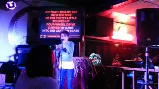 Girl stuns people in bar singing carrie underwood