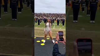 Chloe Bailey Performing with North Carolina A&T’s Band at The Greatest Homecoming on Earth 💛💙