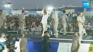 CM Jagan Ramp Walk at Proddatur Memantha Siddham Public Meeting | CM Jagan Bus Yatra | @SakshiTV