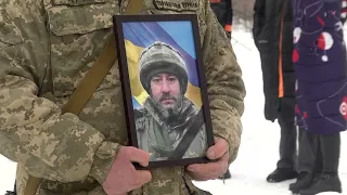 Шосткинська громада провела в останню путь захисника України Андрія Янишевського