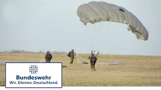 Fallschirmjäger der Bundeswehr – Rundkappe vs. Gleitschirm – Unterschiede und Gemeinsamkeiten