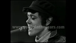 Donovan- "Catch The Wind" LIVE 1965 [Reelin' In The Years Archive]