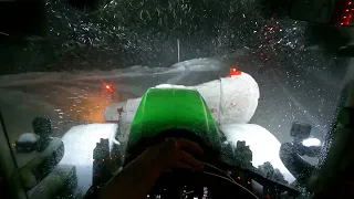 Snow plowing in the middle of the night with a John Deere 6155R