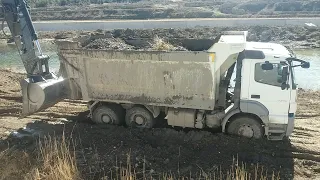 Hafriyat Yüklü Kamyon Sonunda Battı