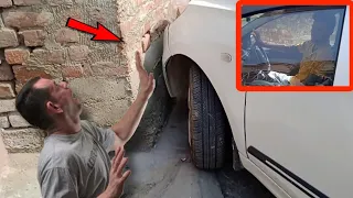 Watch This Incredible Car Escape From a Tight Parking Spot Like a Pro!