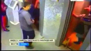 Man saves dog from death at the elevator in Russia