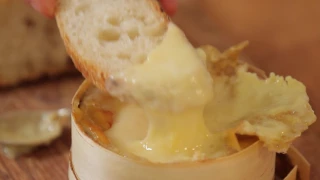 Baked Vacherin cheese fondue in a box: simple cheese recipe with Will Studd (or camembert) ]