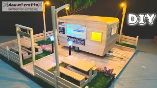 Miniatur cafe karavan dari stik es krim