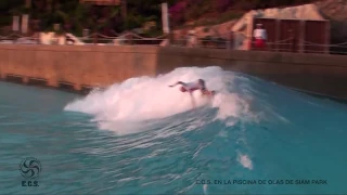 Surf en la piscina de olas Siam Park con la Escuela Cantabra de Surf