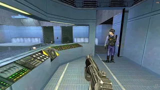 Half-Life security guard being an idiot