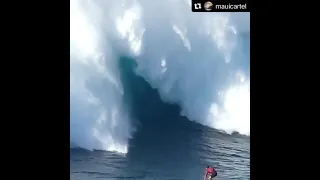 Mr Uluwatu massive wave Peahi MAui Hawaii Eloy Lorenzo SURVIVO and friends Alvaro Maupartida