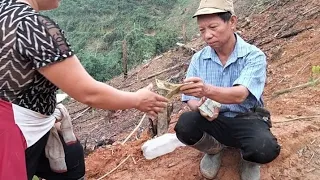 After 2 days of working in the rain, the mothers had money to buy gifts for their children