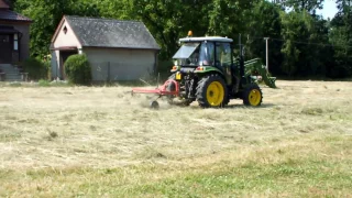 Traktor Chery rk 504 obracení sena 1