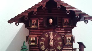 Часы  с кукушкой из Шварцвальда