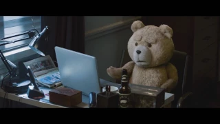 TED 2 ESCENA LAPTOP