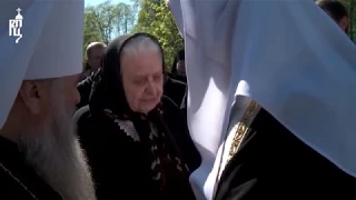Патриарх Кирилл совершил литию на месте погребения архидиакона Андрея Мазура