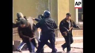 Turkey - Extremist students clash