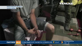 Цілий арсенал зброї виявили поліцейські у молодика на Миколаївщині
