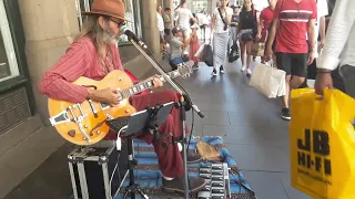 Boxing Day Busking in Sydney - two sessions coz I got stopped! (Facebook Live)