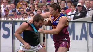 AFL Fight Darryl Wakelin VS Alastair Lynch AFL Melee Grand Final 2004