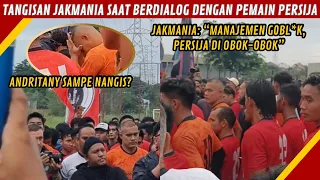 JAKMANIA LUAPKAN KEKECEWAAN DIDEPAN PEMAIN DAN MANAJEMEN PERSIJA SAAT LATIHAN