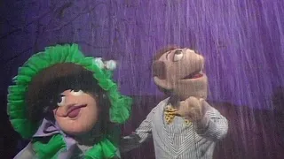 The Muppet Show - 103: Joel Grey - Wayne and Wanda: “Stormy Weather” (1976)