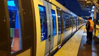 Arrivée d'une z50000 en gare de Saint-Leu-la-Forêt