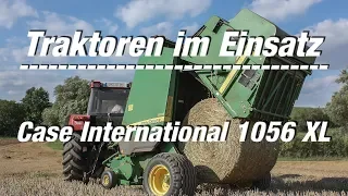 Traktoren im Einsatz: Case International 1056 XL mit John Deere 582 Strohpresse (FULL HD Film)