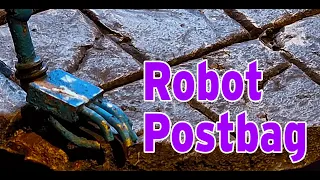 A Robot in a box - a Matt Dixon inspired robot by DarthBuzz