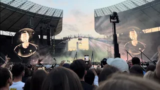 Coldplay - Politik - (Live at Berlin 2022) 4K