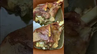 🦃🦃Turkey legs in romertopf cooked in Oven #satisfyingdish #delicious #shortvideo