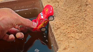 Cars falls in Water - Lightning Mcqueen be careful - Rescue squad Mater