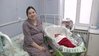 Во владимирском роддоме №2 рождённых в праздники малышей мамам приносили в необычных костюмах