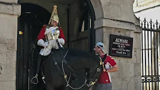 Watch King's Guard Horse Surrounded by Kids - But Wait Till Guard Off Duty Arrives!