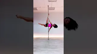 Связка элементов на пилоне (Pole-dance) #poledance #танцы #спорт #гибкость #трюки #пилон