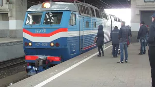 Electric locomotive ChS7 arrives at  Moscow Kazanskaya railway station