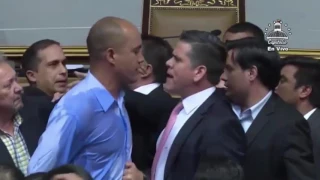 VIDEO Momento en el que diputado Rafael Guzmán llama "vampira" a Tania Díaz