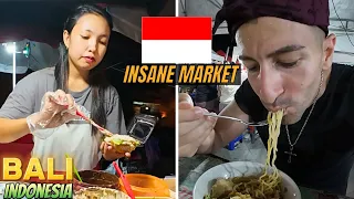 American tries $1.50 Nasi Jinggo in Indonesia's most CHAOTIC market! 🇮🇩